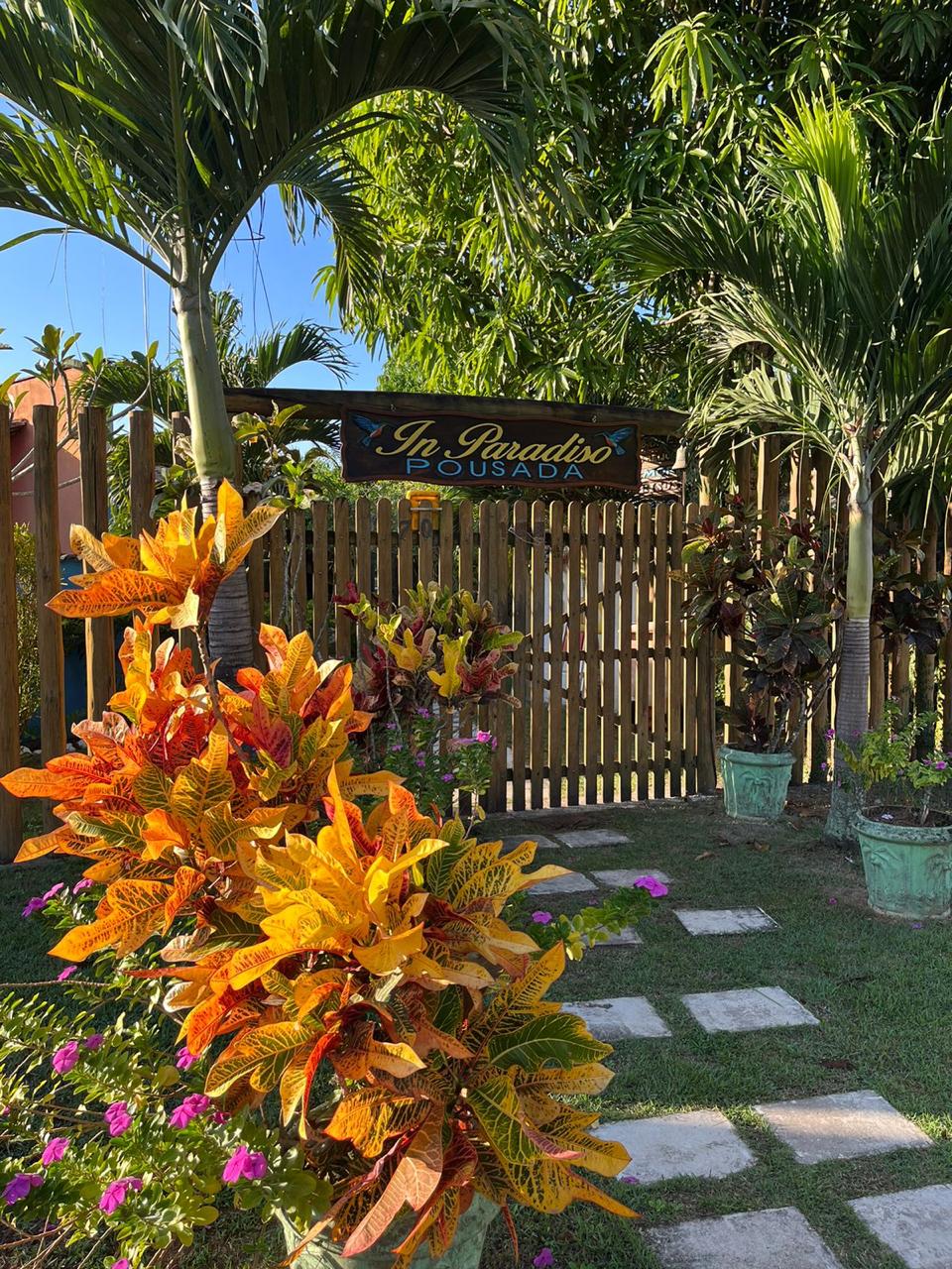 Entrada da Pousada In Paradiso